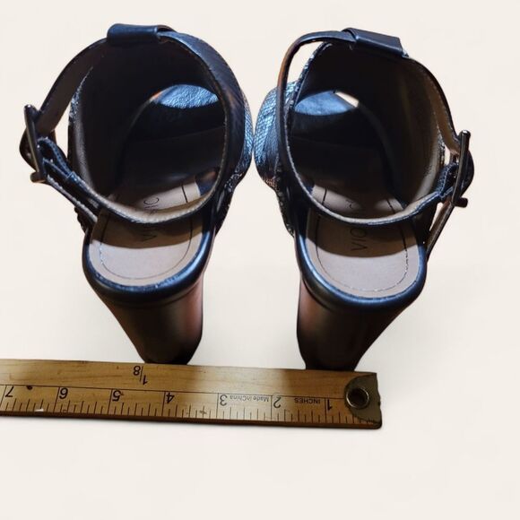 Vionic Kaia Snake Ankle Strap Heels - Size 6.5 - Picture 10 of 14